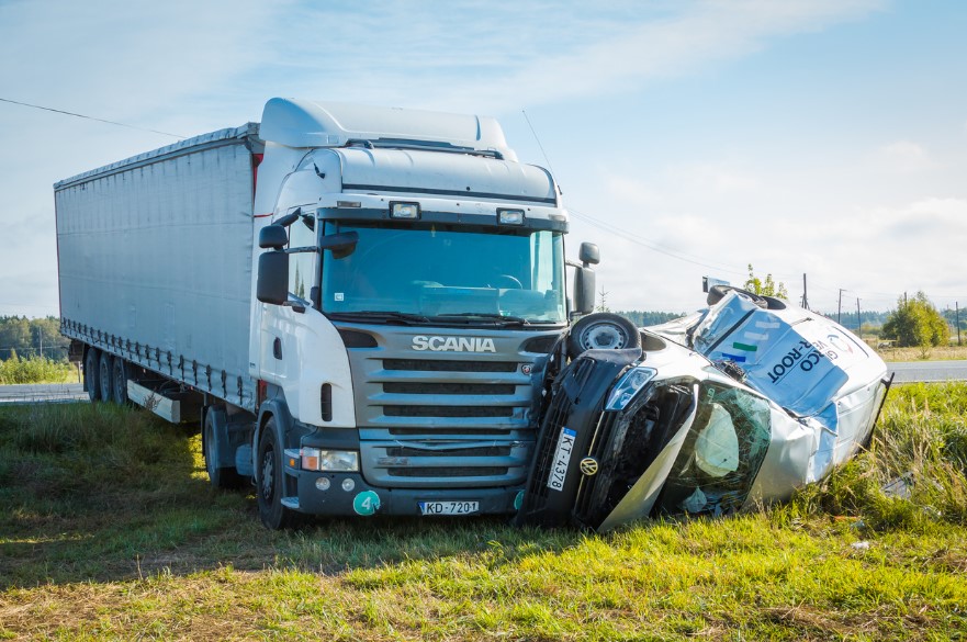 Why Choosing a Truck Accident Lawyer Is Important